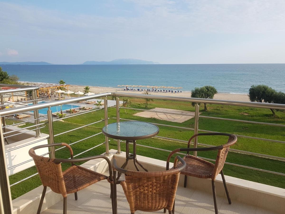 Ocean Hotel Resort كاستروزيكيا المظهر الخارجي الصورة